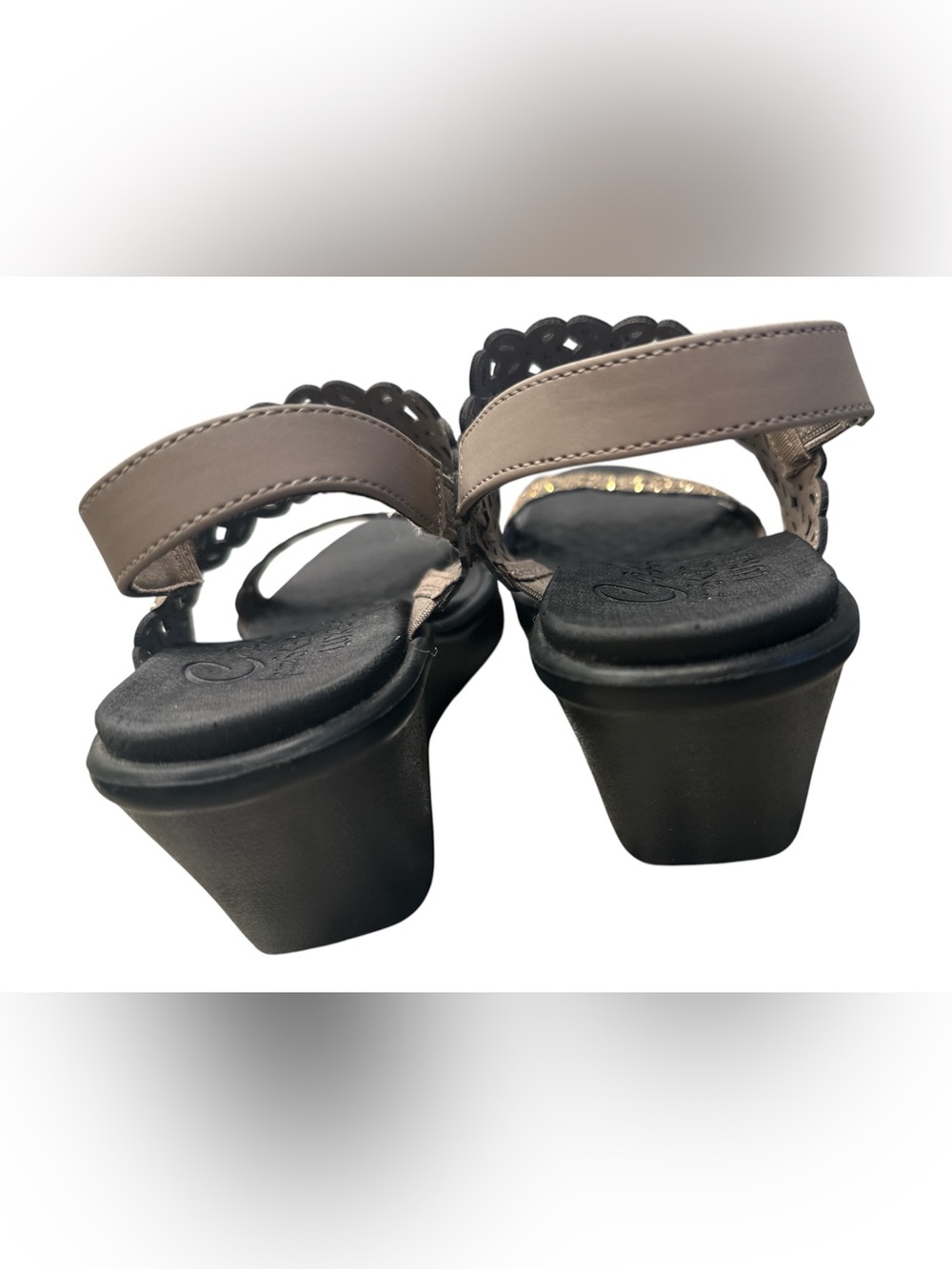 Skechers Cali Luxe Foam Beverly Wedge Sandals Taupe Size 7 NWOB - Picture 7 of 7
